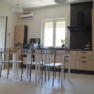 La Via Di Casa Bed & Breakfast